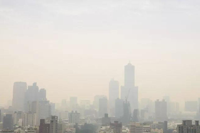 秋高氣燥，警惕“三手煙”！空氣凈化除濕機(jī)